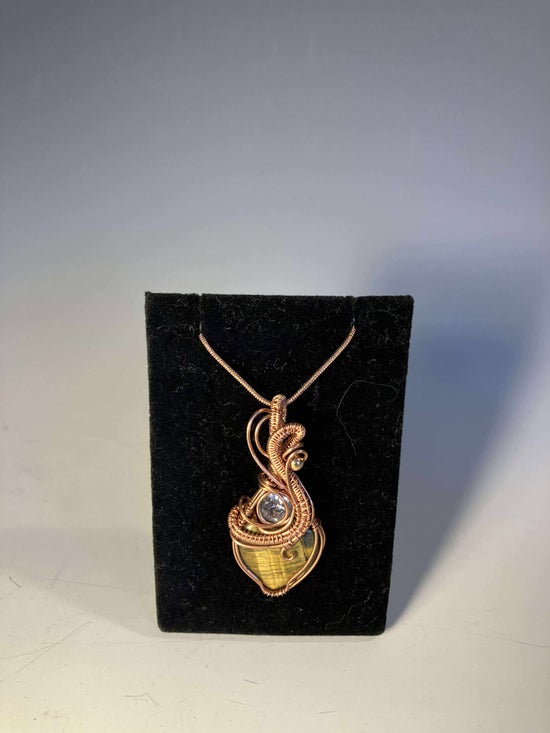 Necklace - Cat's Eye and Gech Crystal